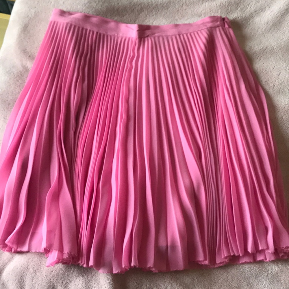 Wilfred (Aritzia) pleated mini skirt, pink size M